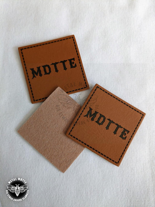 Kunstlederlabel - Wort "Motte" - Aufnähbar - Eigenproduktion